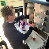 126 - Ronald de chauffeur maakte koffie voor ons